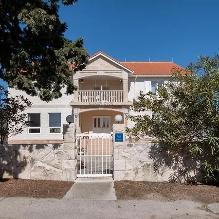 Apartmán Mijajov Dvor- One-bedroom With Shared Balcony 1 Sumartin