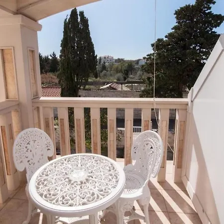 Mijajov Dvor- One-bedroom With Shared Balcony 1